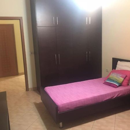 Lovely 2 Bedroom Apartment Tirana Exterior photo