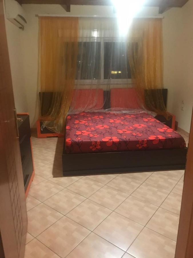 Lovely 2 Bedroom Apartment Tirana Exterior photo