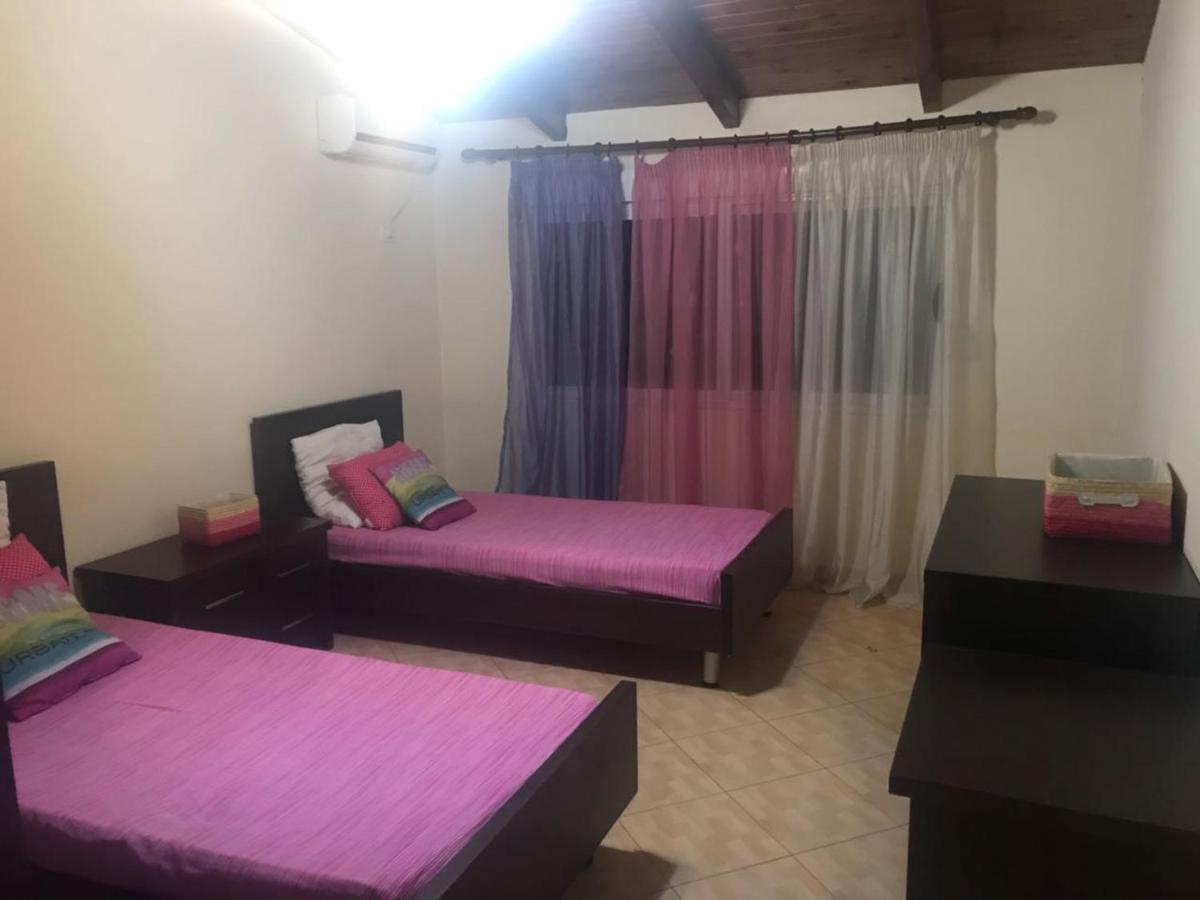 Lovely 2 Bedroom Apartment Tirana Exterior photo